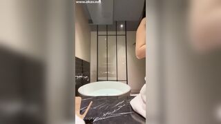 파릇파릇한 커플의 호캉스