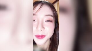 아빠의 인조성기가 그리웠다는 년!