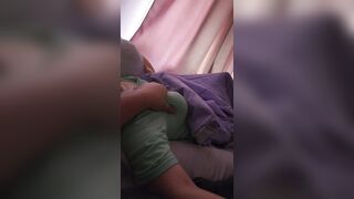 E컵 젖탱이 만지작