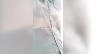 노브라로 시스루 입고 콘돔사오기
