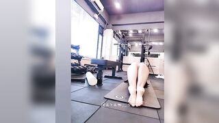 헬스장에서 자세잡고 보여주는년 korean bj