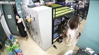 【割れカメラ】家族寮での露出・着替え映像集 ipcam 6 (4)