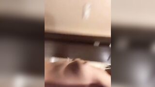 예쁘지만 정신 나간ㄴ 가슴 까고 배달 받기