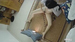 【破解摄像头】稀缺摄像头 自慰合集 把自己玩高潮了32V ipcam (14)