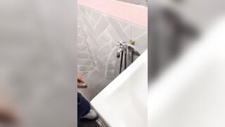 친구 오줌 싸는거 찍는 년 korean porn vip ipcam (1)