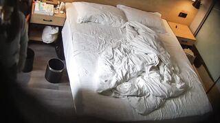 10-19 ホテル HD 隠しカメラ映像 ❤️ 最高級のコントラストの雌犬、メガネをかけた後輩の女の子が熟練した小娘のように彼氏にトレーニングされ ipcam (29)