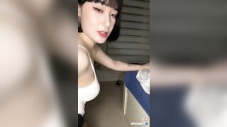 자꾸만 보게 되는 웅지니의 아찔한 플러팅 영상 korean porn (12)