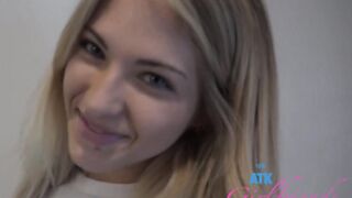 Lolajean18 Gets Drilled And Gives A Footjob OnlyFans