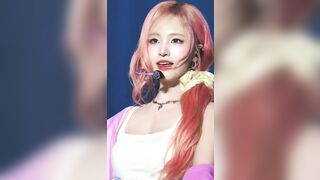 LIZ - SHOWS BOOBS 11190 1 KPOP ALLPOP