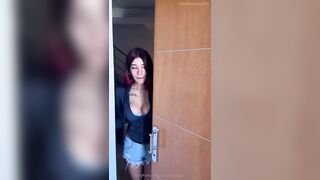 FiammiSxagain Pays Delivery Guy With Her Pussy OnlyFans