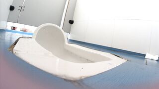 【定番・トイレ映像】「青春への賛歌」シリーズ：完全版 — 高校2年生の少女が、その可憐な秘部から排尿する様子を至近距離で捉えた映像に加え toilet 1 07-160426