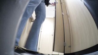 [ マジックハン​ド ☛ 購入済み ]【プレミアム・トイレ盗撮】「着替え＆排泄中の美女」 — パート2 toilet 3 12-180426
