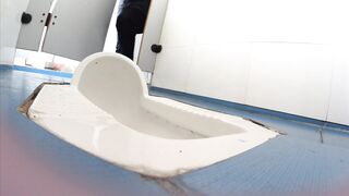 【定番・トイレ映像】「青春への賛歌」シリーズ：完全版 — 高校2年生の少女が、その可憐な秘部から排尿する様子を至近距離で捉えた映像に加え toilet 2 (5)