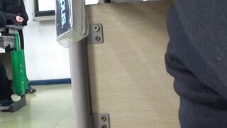 【定番・トイレ映像】「青春への賛歌」シリーズ：完全版 — 高校2年生の少女が、その可憐な秘部から排尿する様子を至近距離で捉えた映像に加え toilet 3 04-190426