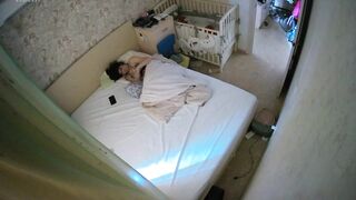 【ハッキングされたカメラ】性欲が非常に強い若い女性が長時間にわたって頻繁に自慰行為を行う。 ipcam 09-200426