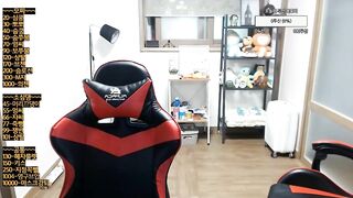 캠 켜진줄 모르고 알몸에 남친까지 korean bj