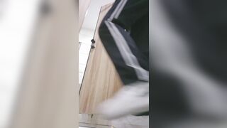 ✅4月の最新限定版リーク❤️最高品質のトイレ写真：ビリヤード場で小便をする魅力的な若い女性数名＋大柄な金髪のボーイッシュな女性がうんちをす toilet 01-270426