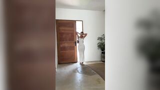 Gracewearslace Drills Her Pussy With A Dildo OnlyFans