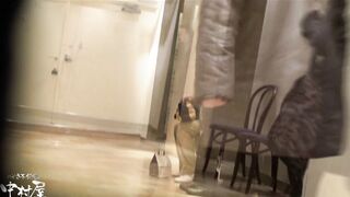 飛び出す黄金水！！！ア〇レ潜入 かわや盗撮 vol.03 voyeur jp 150526