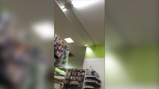 スマホでチラっと逆さ撮り Part.1 voyeur jp 160526