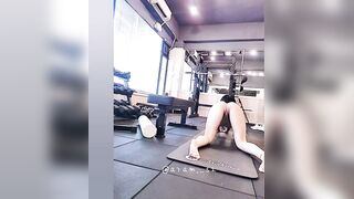 (한국야동) 헬스장에서 하체운동하는 아람이 korean porn vip