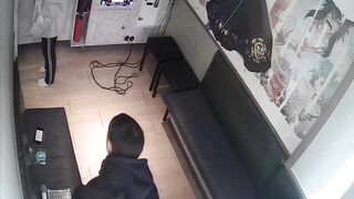 (한국야동) 노래방에서 패딩으로 가리고 떡치는 커플 korean porn vip