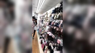 ２人のお嬢さんの逆さパンチラ動画-静止画-オマケ付き-２０６ voyeur jp 01-200526