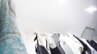 28 縞ワンピ着替え店員さん 白パンツ voyeur jp 01