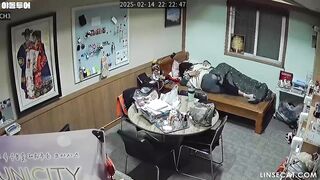 [신작] 한국 울산에 사는 한 남성은 여자친구의 성적 욕구를 충족시켜주지 못했다. 그녀는 자주 자위행위를 하고 다른 남성들에게도 오럴 섹스를 korean porn vip ipcam
