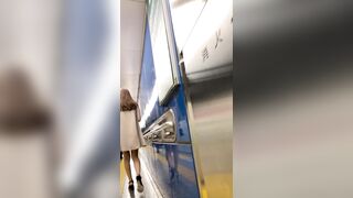永久保存版 美人olの超エロい純白パンツをフラッシュで盗撮 顔出しあり 他 voyeur jp 02