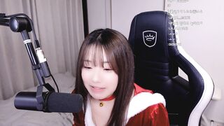 한국에서도 유명한 트위치 일본ㅁ 스트리머 가슴까기 korean bj (2)