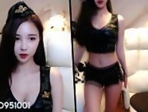 BJ 화정 [Hwajeong] gets a package with costume