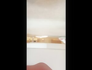 [국산] 화장실 찍다 들켜 비명 (3)